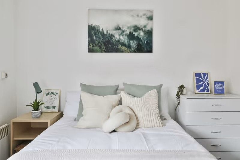 Classic 3-4 Bed Apartment - room